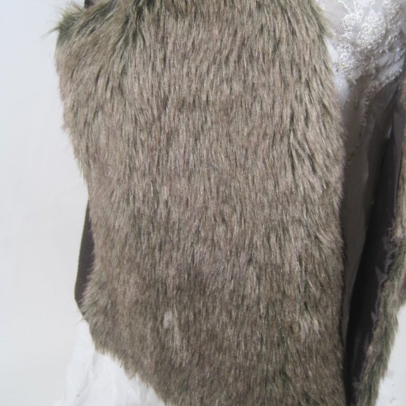 Fever Women Large Brown Faux Fur Sleeveless Vest - Picture 3 of 6
